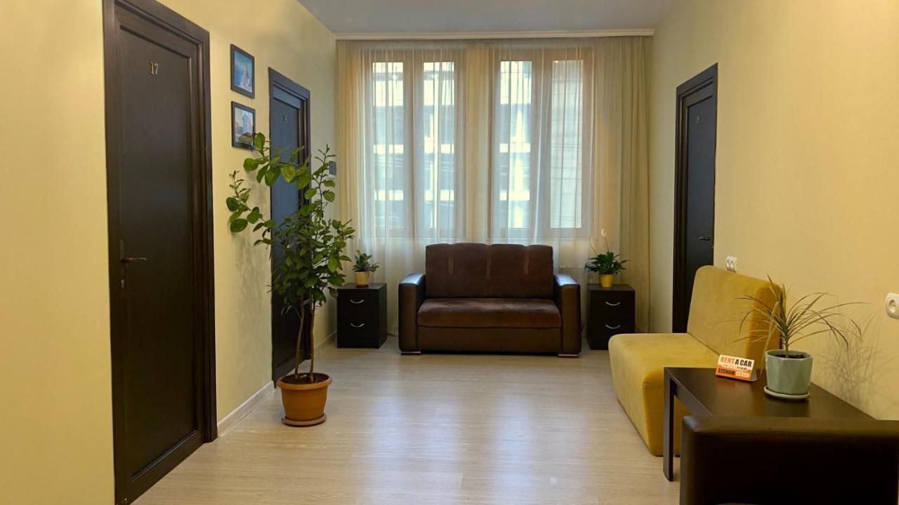 Merien Hotel Ереван Экстерьер фото