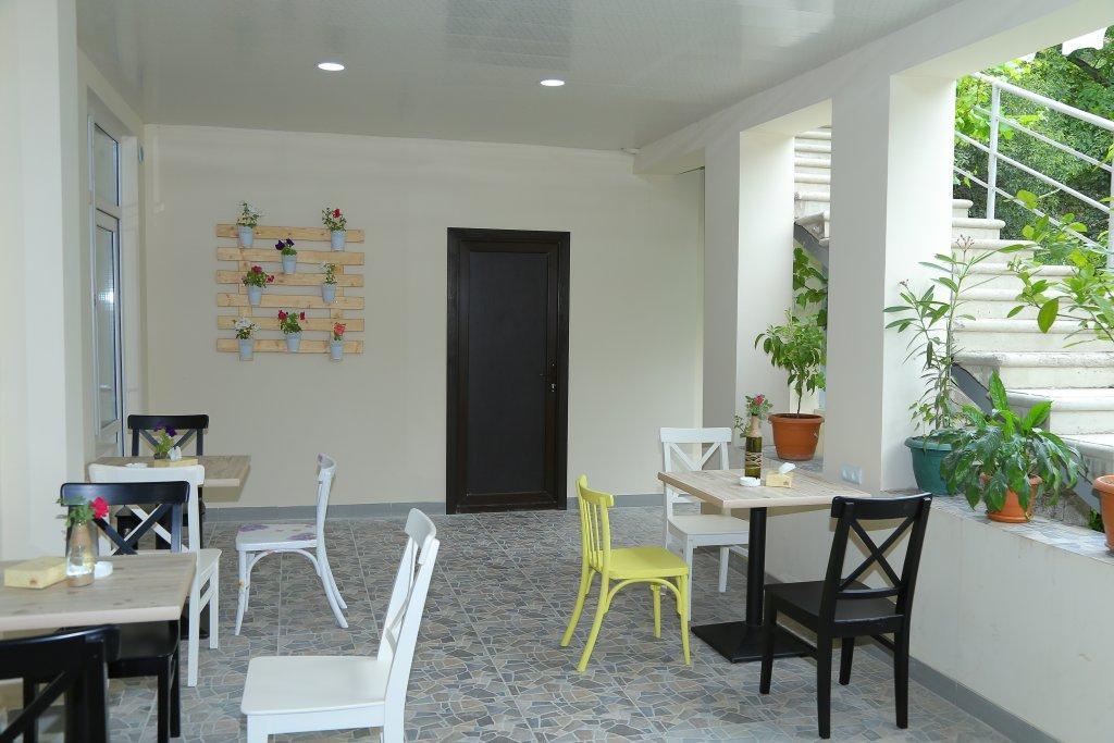 Merien Hotel Ереван Экстерьер фото