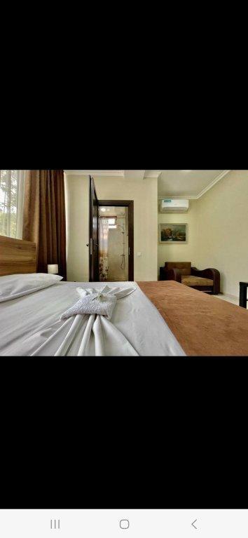 Merien Hotel Ереван Экстерьер фото